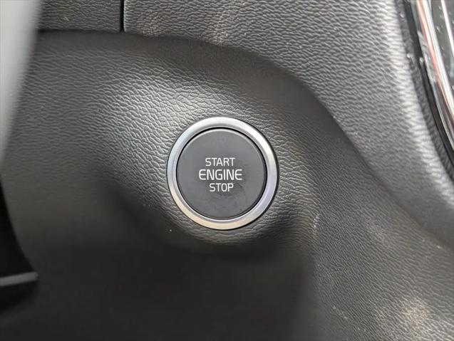 2026 Volvo XC40 Core, B5 AWD Gas (mild hybrid), Dark