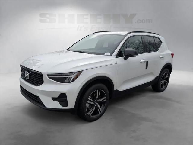 2026 Volvo XC40 Core, B5 AWD Gas (mild hybrid), Dark