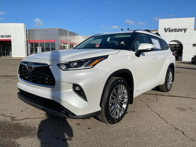 2026 Toyota Highlander Hybrid Platinum for sale in Charleston, WV
