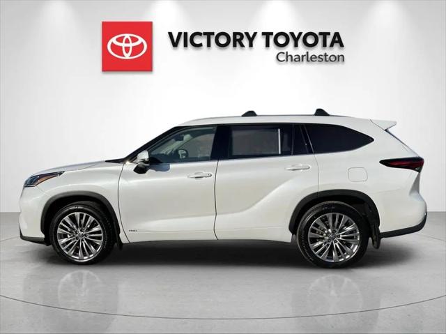 2026 Toyota Highlander Hybrid Platinum
