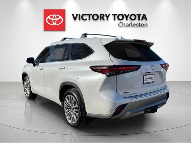 2026 Toyota Highlander Hybrid Platinum