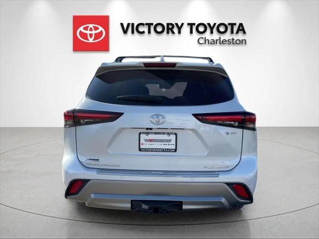 2026 Toyota Highlander Hybrid Platinum