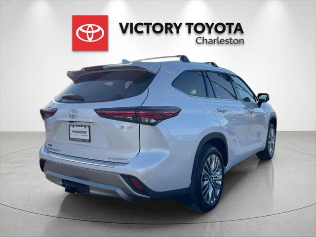 2026 Toyota Highlander Hybrid Platinum