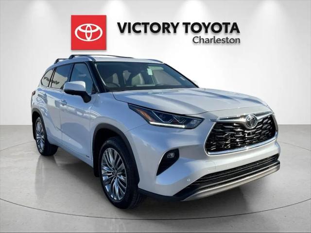 2026 Toyota Highlander Hybrid Platinum