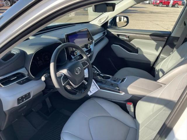 2026 Toyota Highlander Hybrid Platinum