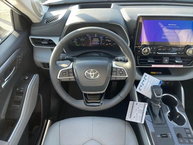 2026 Toyota Highlander Hybrid Platinum