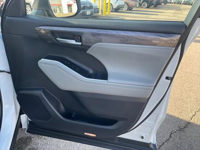 2026 Toyota Highlander Hybrid Platinum