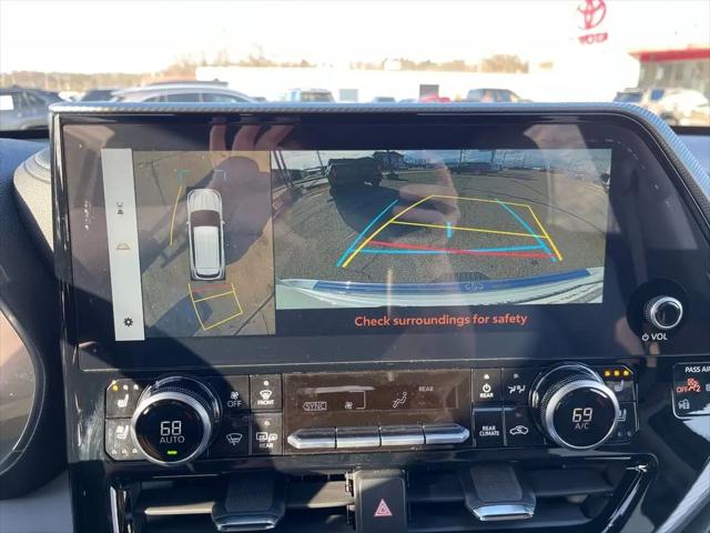 2026 Toyota Highlander Hybrid Platinum