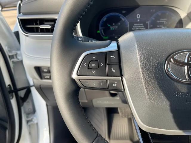 2026 Toyota Highlander Hybrid Platinum