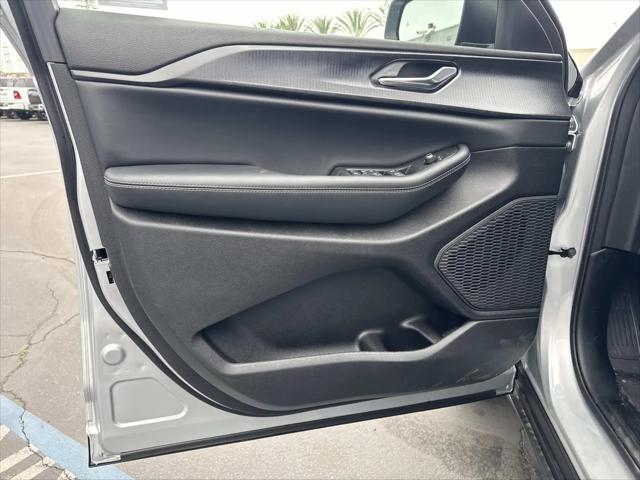 2026 Jeep Grand Cherokee L Altitude 4x2