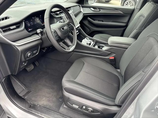 2026 Jeep Grand Cherokee L Altitude 4x2