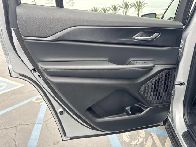 2026 Jeep Grand Cherokee L Altitude 4x2