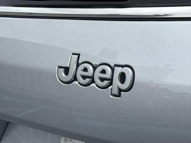 2026 Jeep Grand Cherokee L Altitude 4x2