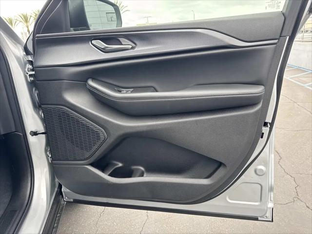 2026 Jeep Grand Cherokee L Altitude 4x2