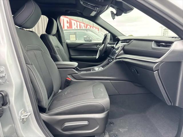 2026 Jeep Grand Cherokee L Altitude 4x2