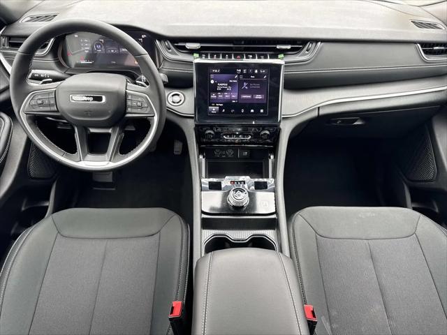 2026 Jeep Grand Cherokee L Altitude 4x2