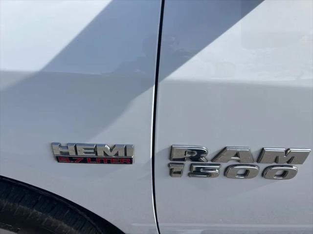 2017 Ram 1500 SLT Crew Cab 4x4 5'7" Box