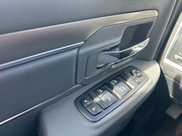 2017 Ram 1500 SLT Crew Cab 4x4 5'7" Box
