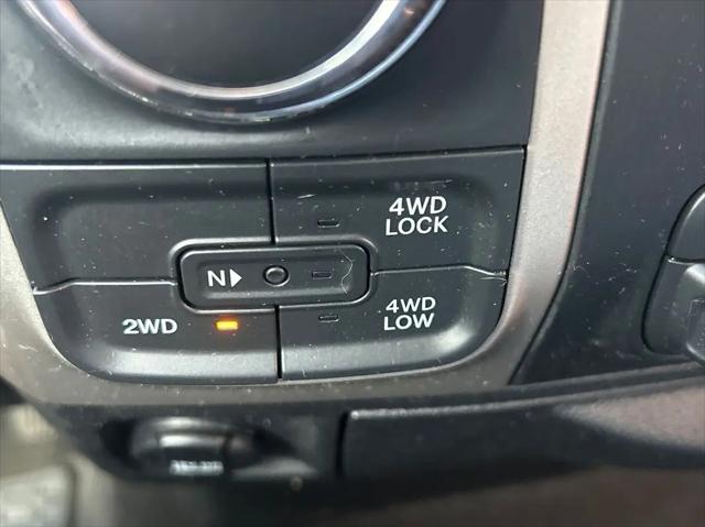 2017 Ram 1500 SLT Crew Cab 4x4 5'7" Box