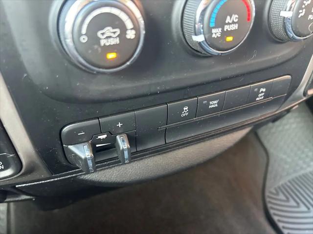 2017 Ram 1500 SLT Crew Cab 4x4 5'7" Box