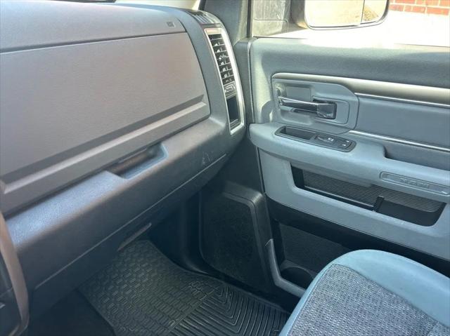 2017 Ram 1500 SLT Crew Cab 4x4 5'7" Box