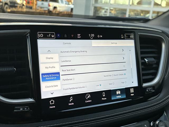 2026 Chrysler Pacifica Select AWD