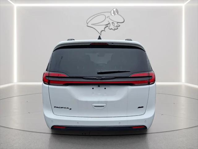 2026 Chrysler Pacifica Select AWD