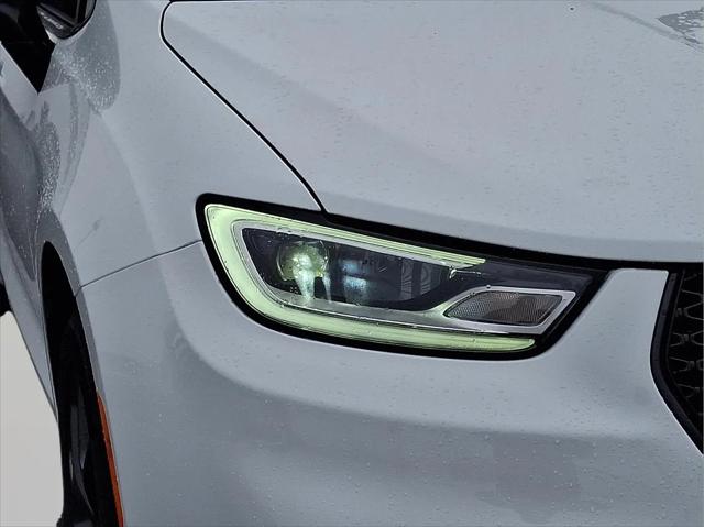 2026 Chrysler Pacifica Select AWD