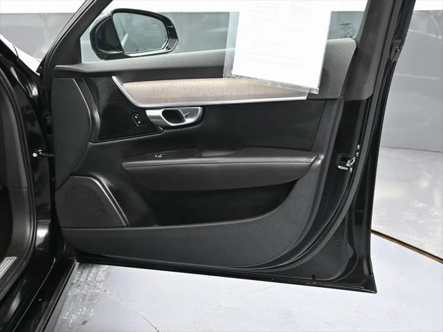 2023 Volvo S90 B6 Plus