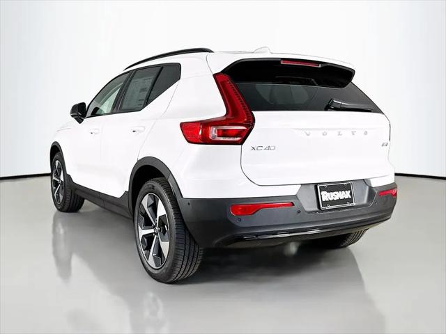2026 Volvo XC40 Plus, B5 AWD Gas (mild hybrid), Dark