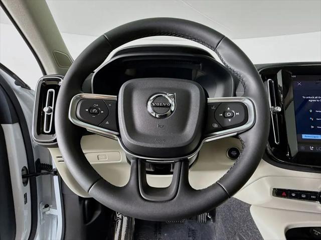 2026 Volvo XC40 Plus, B5 AWD Gas (mild hybrid), Dark