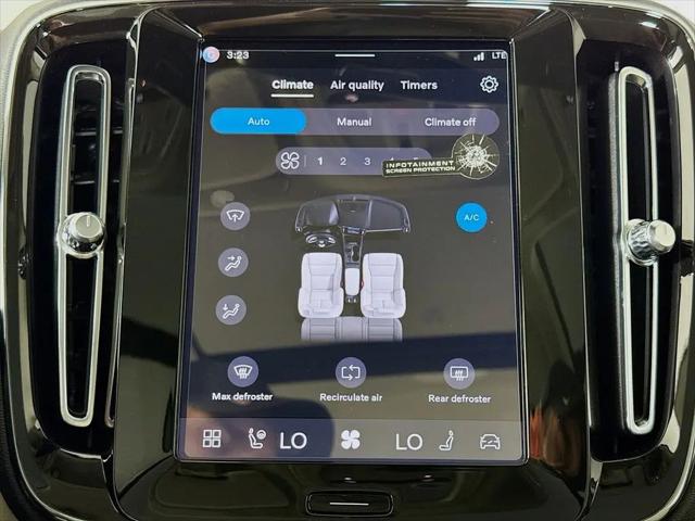 2026 Volvo XC40 Plus, B5 AWD Gas (mild hybrid), Dark