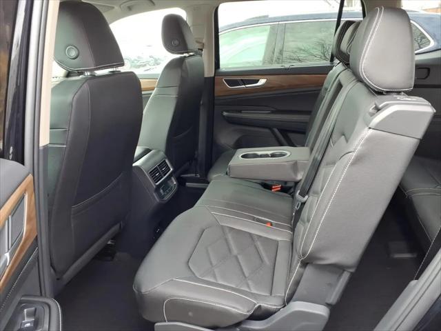 2026 Volkswagen Atlas SE with Technology
