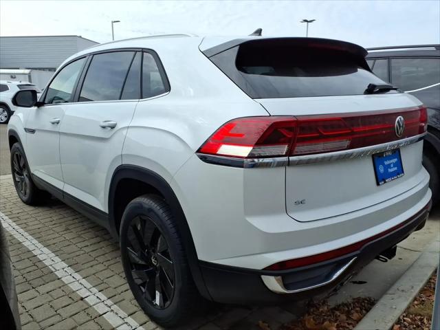 2026 Volkswagen Atlas Cross Sport SE with Technology