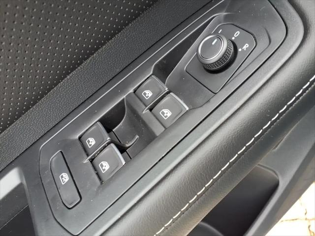 2026 Volkswagen Atlas Cross Sport SE with Technology