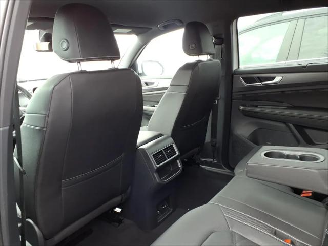 2026 Volkswagen Atlas Cross Sport SE with Technology