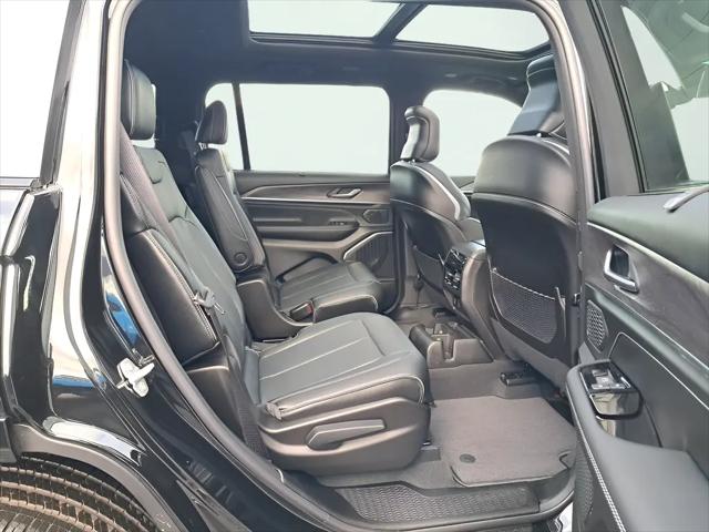 2025 Jeep Grand Cherokee L Overland 4x4