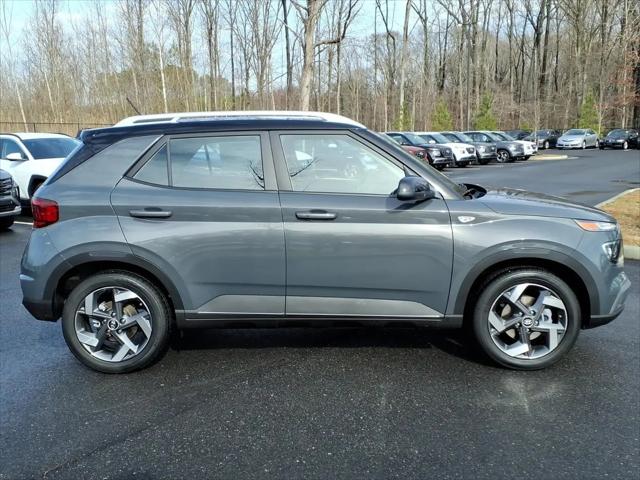 2026 Hyundai Venue SEL w/Two-Tone Roof