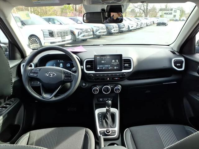 2026 Hyundai Venue SEL w/Two-Tone Roof