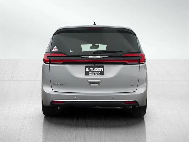 2026 Chrysler Pacifica Select AWD
