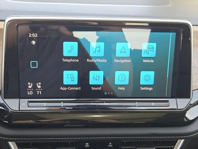 2026 Volkswagen Atlas SE with Technology
