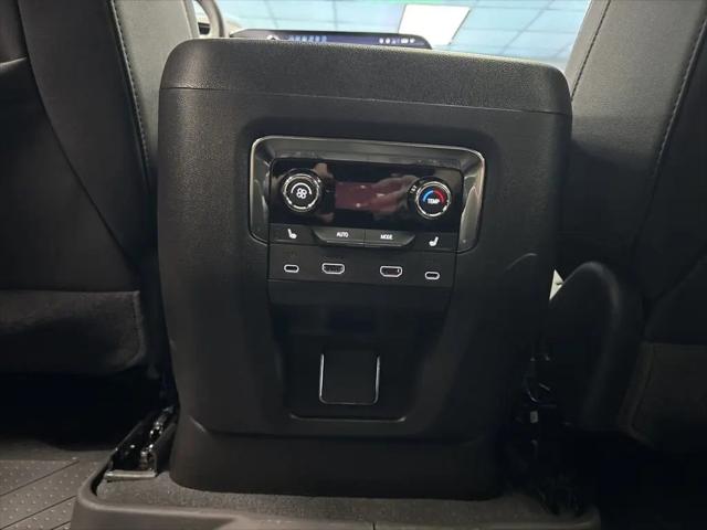 2026 Chevrolet Suburban Premier, 4WD