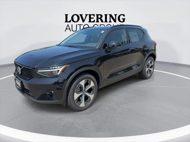2026 Volvo XC40 Plus, B5 AWD Gas (mild hybrid), Dark