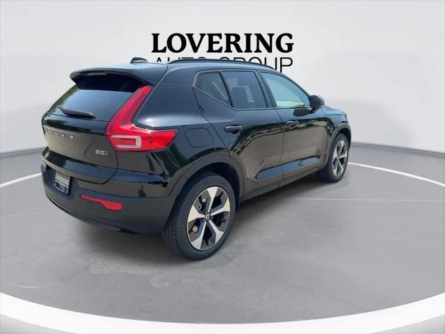 2026 Volvo XC40 Plus, B5 AWD Gas (mild hybrid), Dark