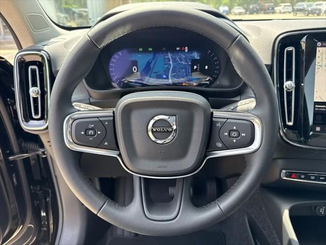 2026 Volvo XC40 Plus, B5 AWD Gas (mild hybrid), Dark