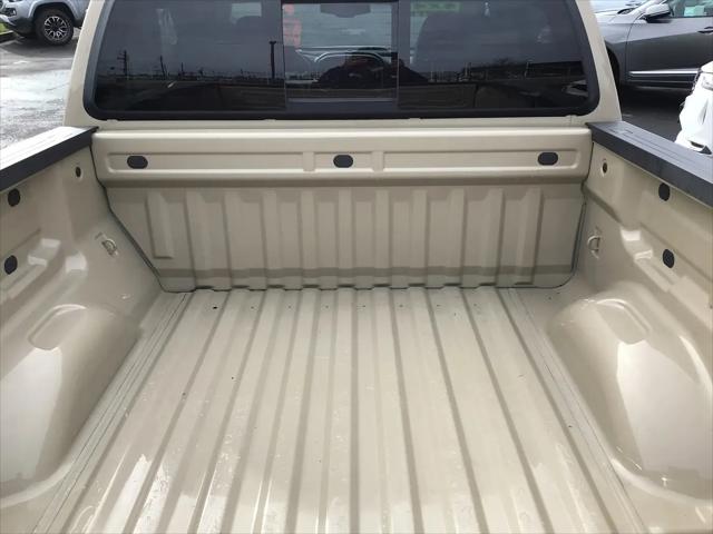 2022 GMC Canyon 4WD Crew Cab Short Box AT4 - Cloth