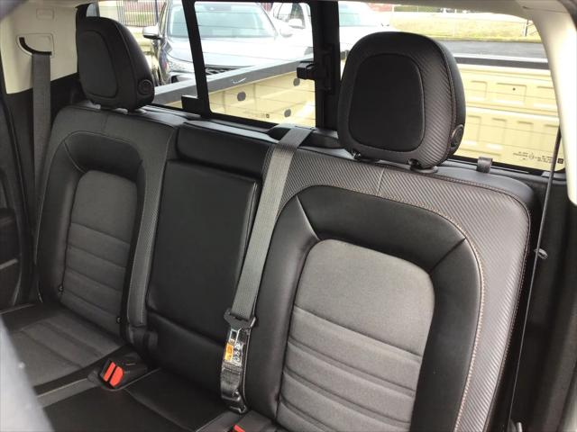 2022 GMC Canyon 4WD Crew Cab Short Box AT4 - Cloth