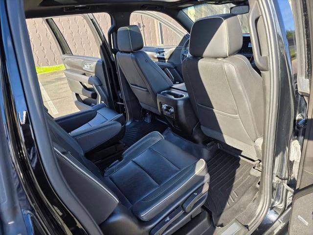 2023 GMC Yukon XL SLT
