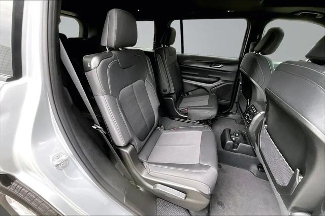 2026 Jeep Grand Cherokee L Altitude 4x4