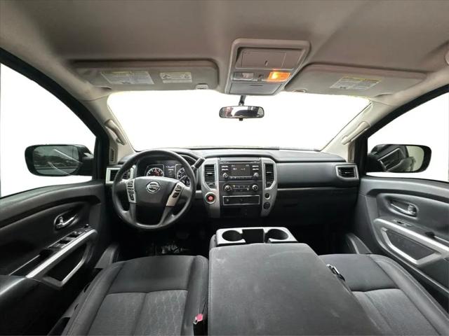 2017 Nissan Titan SV